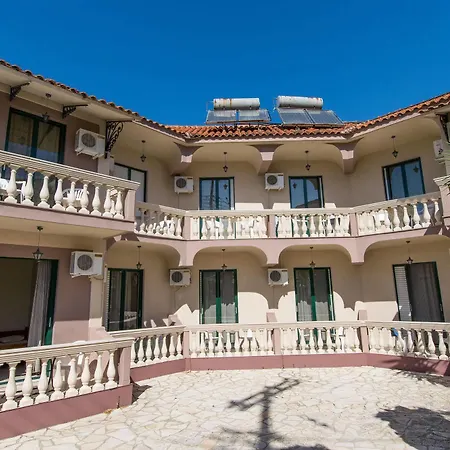 Zante Nest & Hotel de apartamente 2*
