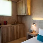 Zante Nest & 4*