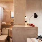 Zante Nest & 4*