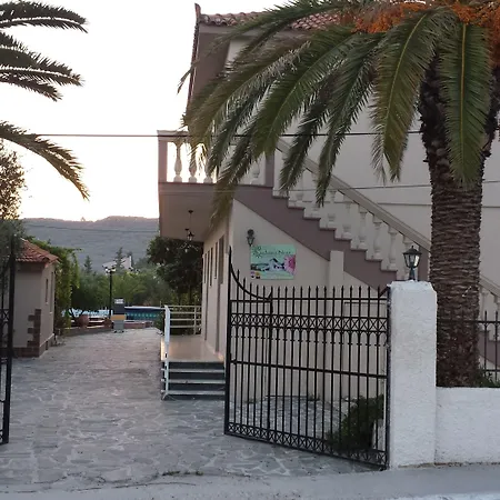 Zante Nest & 4*