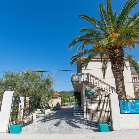 Apartmanhotel Zante Nest & 4*